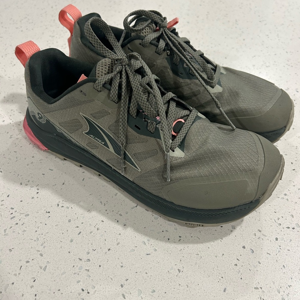 Women’s Altra Lone Peak 9 Shoes